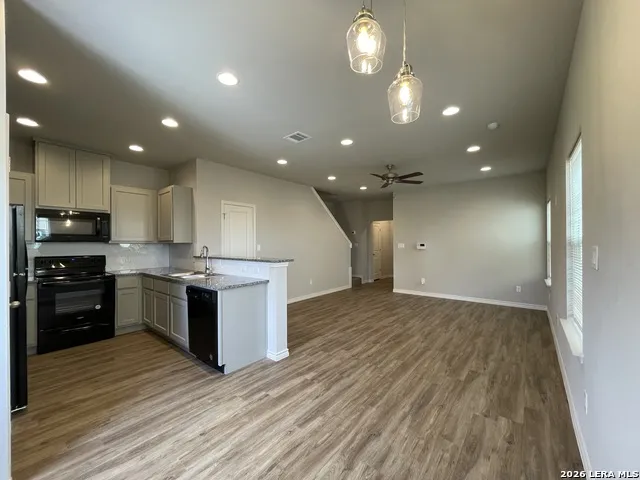 115 Peruna Marble Falls, TX 78654