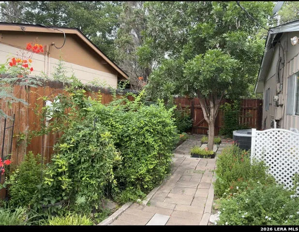 8306 Staton Dr San Antonio, TX 78224