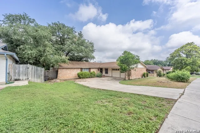 16611 BURR HILL ST San Antonio, TX 78247