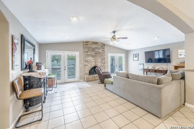 16611 BURR HILL ST San Antonio, TX 78247