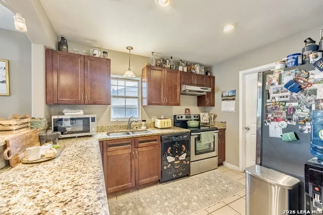 16611 BURR HILL ST San Antonio, TX 78247