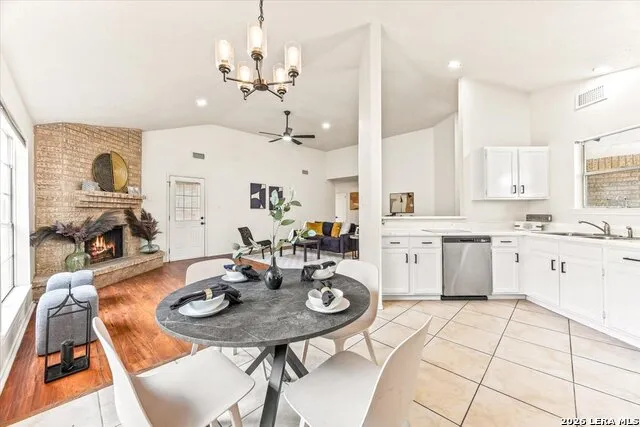 7810 Forest Briar Live Oak, TX 78233