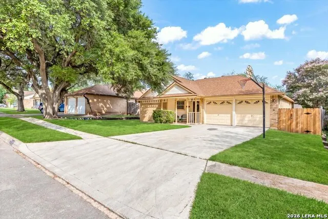 7810 Forest Briar Live Oak, TX 78233