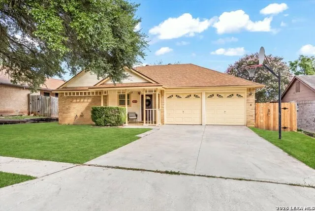 7810 Forest Briar Live Oak, TX 78233