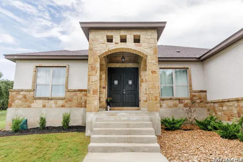 2127 Oakwood