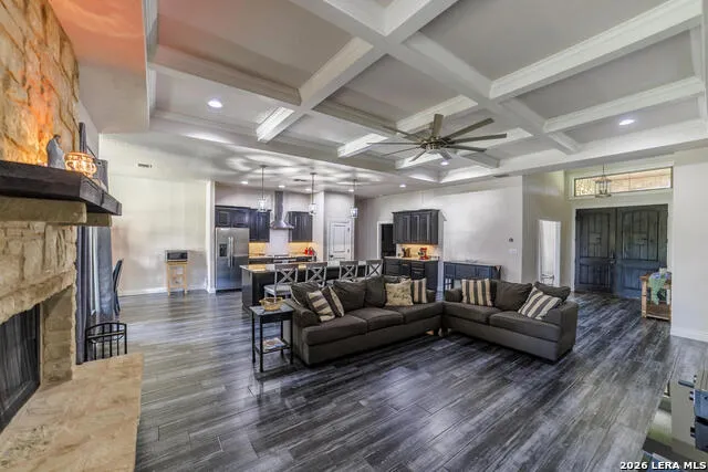 2127 Oakwood New Braunfels, TX 78132