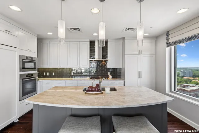 4242 Broadway #APT 1704 San Antonio, TX 78209