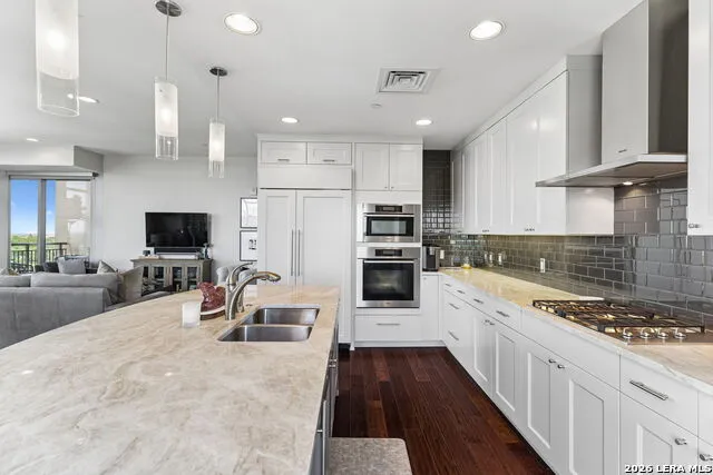 4242 Broadway #APT 1704 San Antonio, TX 78209