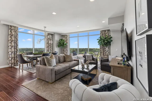 4242 Broadway #APT 1704 San Antonio, TX 78209