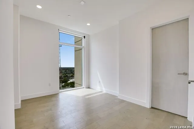 123 Lexington #APT 1406 San Antonio, TX 78205