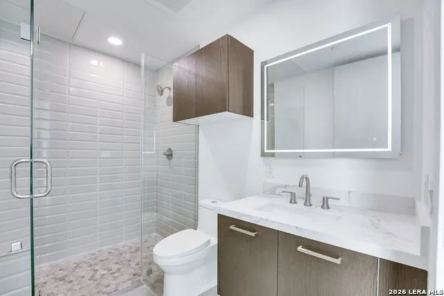 123 Lexington #APT 1406 San Antonio, TX 78205