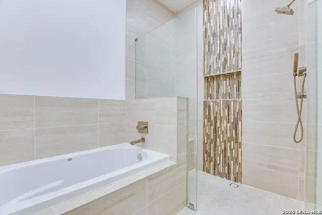 123 Lexington #APT 1406 San Antonio, TX 78205