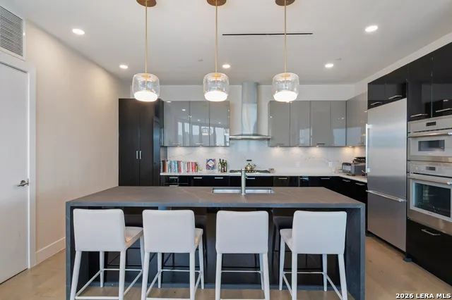 123 Lexington #APT 1406 San Antonio, TX 78205