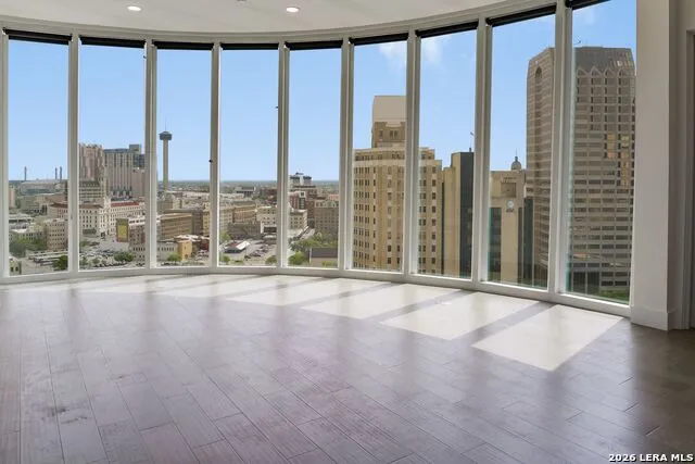123 Lexington #APT 1406 San Antonio, TX 78205