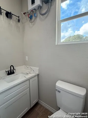 3274 N IH 35 Natalia, TX 78059