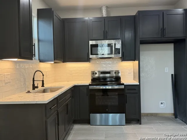3274 N IH 35 Natalia, TX 78059