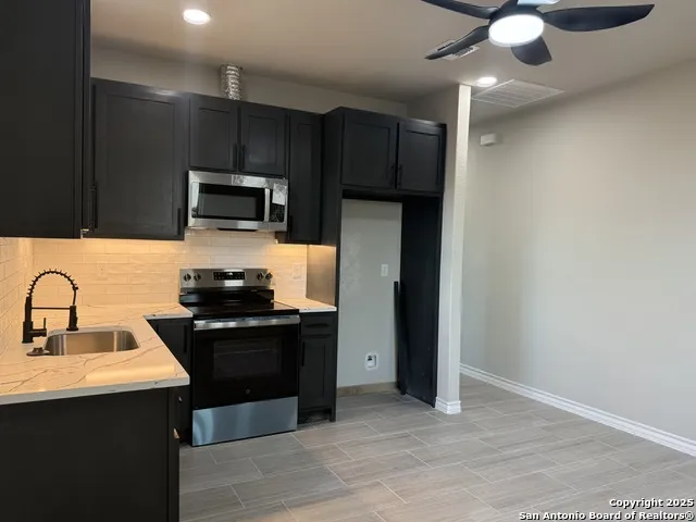3274 N IH 35 Natalia, TX 78059