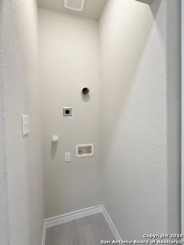 3274 N IH 35 Natalia, TX 78059