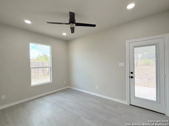 3274 N IH 35 Natalia, TX 78059