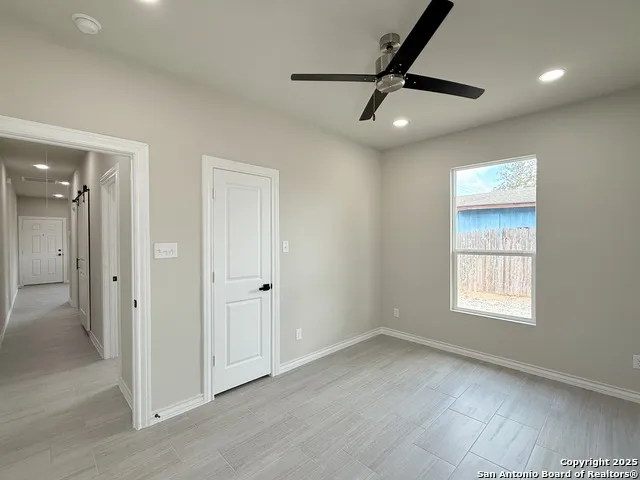 3274 N IH 35 Natalia, TX 78059