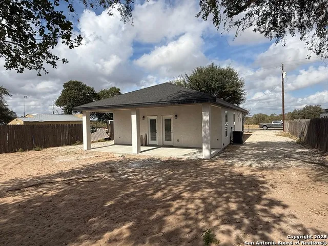 3274 N IH 35 Natalia, TX 78059