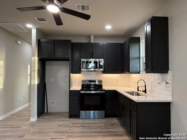 3274 N IH 35 Natalia, TX 78059