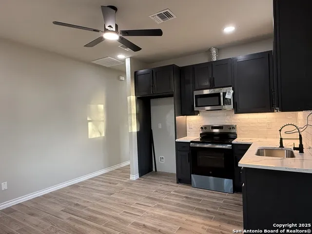 3274 N IH 35 Natalia, TX 78059