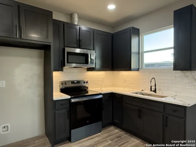 3274 N IH 35 Natalia, TX 78059