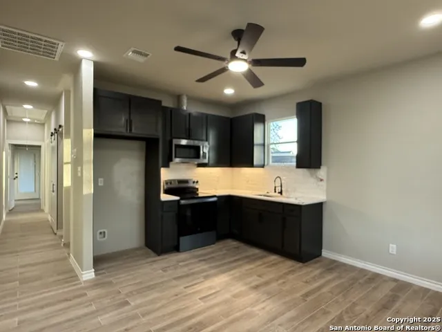 3274 N IH 35 Natalia, TX 78059