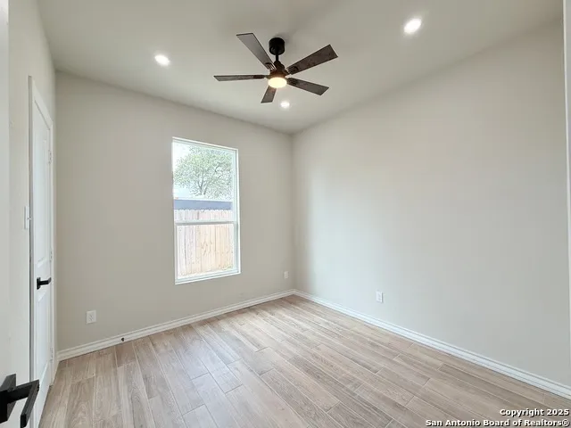 3274 N IH 35 Natalia, TX 78059