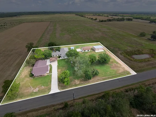 730 COUNTY ROAD 664 Devine, TX 78016