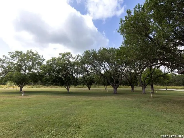 730 COUNTY ROAD 664 Devine, TX 78016
