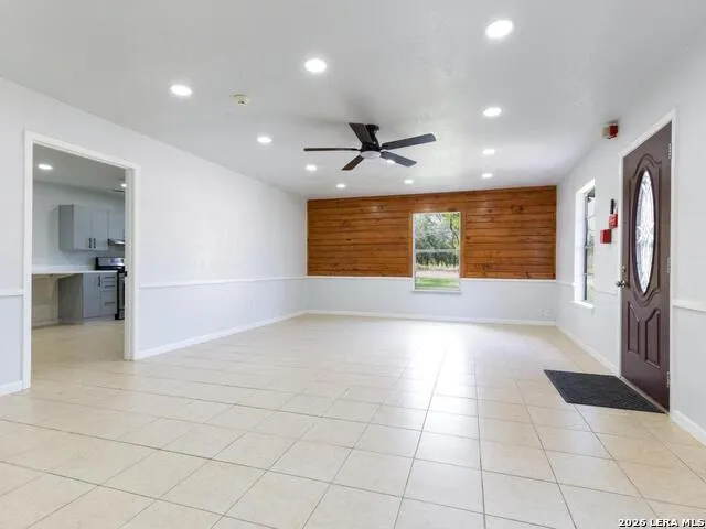 730 COUNTY ROAD 664 Devine, TX 78016