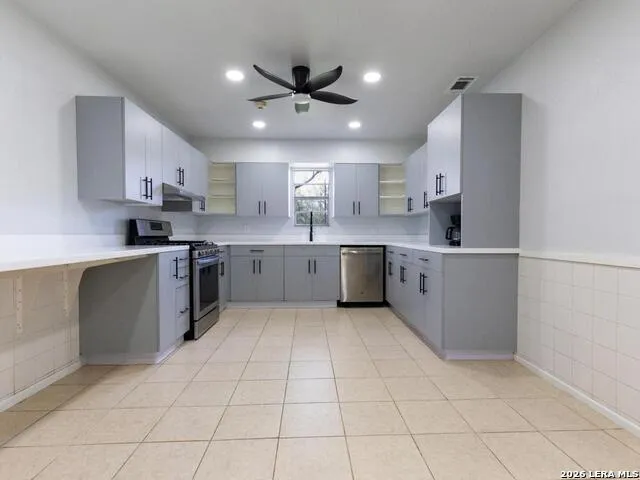 730 COUNTY ROAD 664 Devine, TX 78016