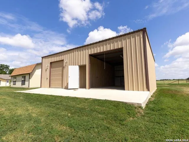 730 COUNTY ROAD 664 Devine, TX 78016