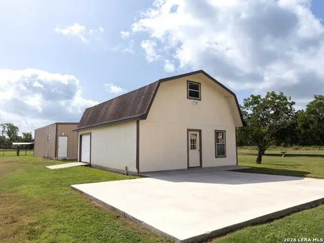 730 COUNTY ROAD 664 Devine, TX 78016
