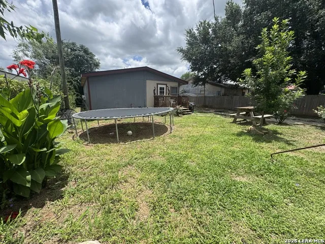 714 Hough Adkins, TX 78101