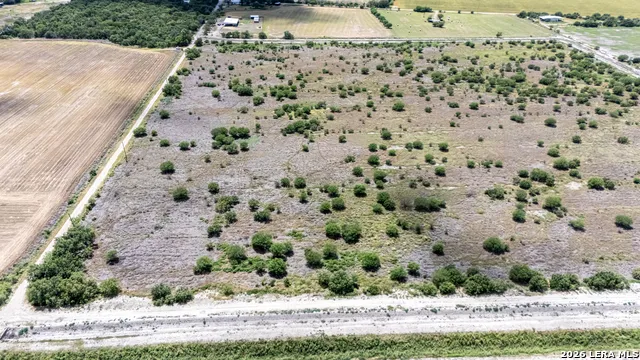 355 Lowe Rd. Quemado, TX 78877