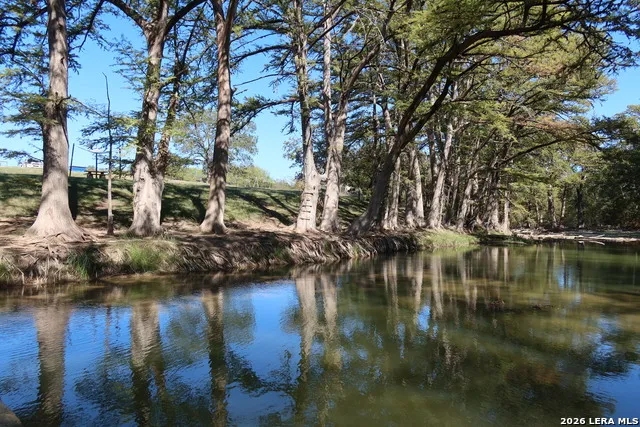 782 Mountain View Dr Bandera, TX 78003