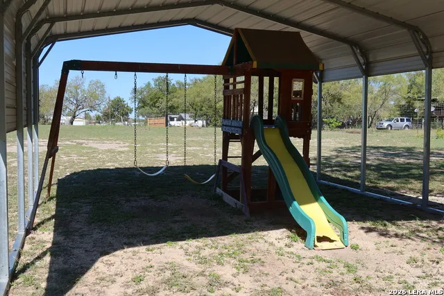 782 Mountain View Dr Bandera, TX 78003