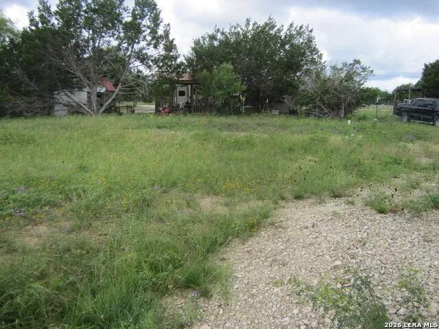 782 Mountain View Dr Bandera, TX 78003