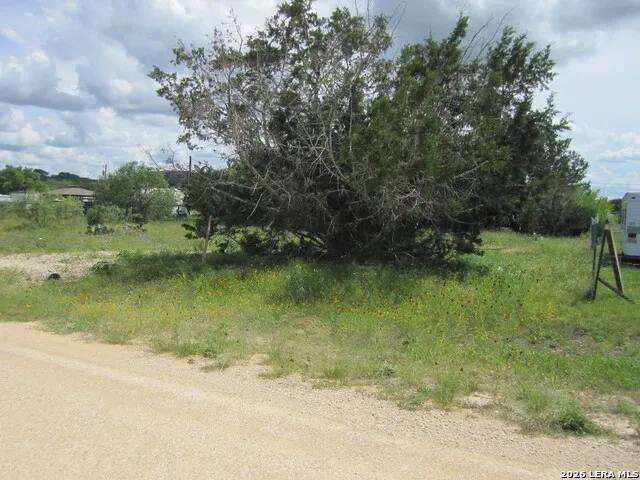 782 Mountain View Dr Bandera, TX 78003