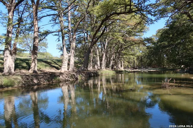 782 Mountain View Dr Bandera, TX 78003