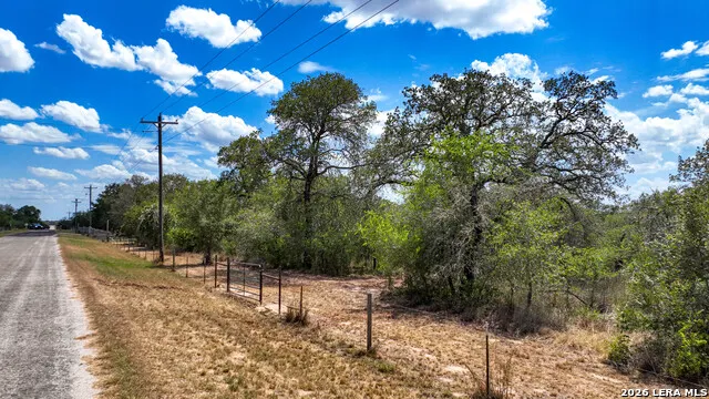 20 Clear Lake Loop Poteet, TX 78065