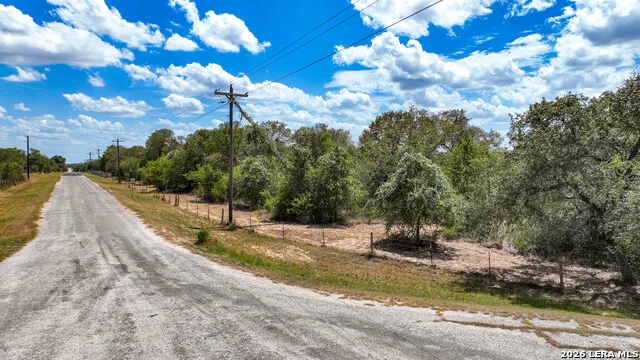 20 Clear Lake Loop Poteet, TX 78065