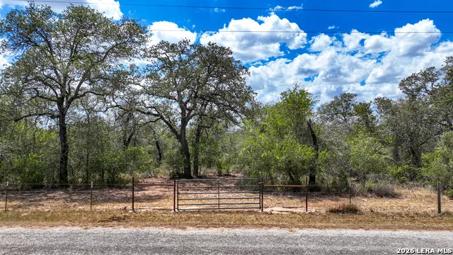20 Clear Lake Loop Poteet, TX 78065