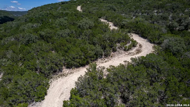 124 FAHRIG RD Leakey, TX 78873