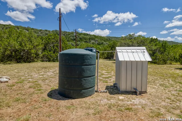 124 FAHRIG RD Leakey, TX 78873