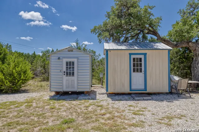 124 FAHRIG RD Leakey, TX 78873