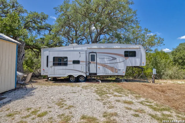 124 FAHRIG RD Leakey, TX 78873